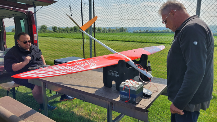 So kommt der Strom in den Flieger