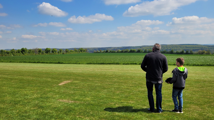 Da fliiiieeescht er!