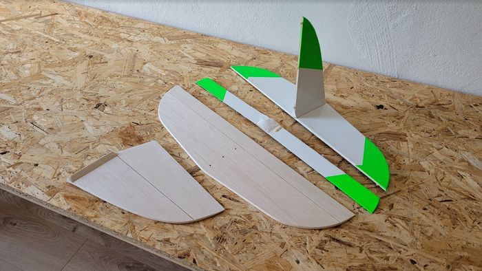 kaputtes Leitwerk und neues unbearbeitetes Leitwerk