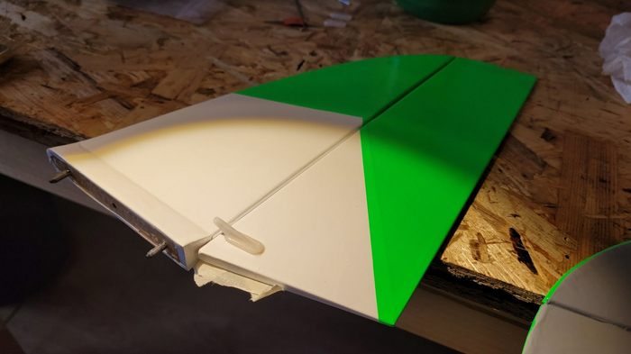 Beschlag Seitenleitwerk