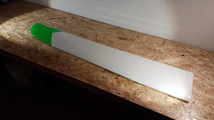 fertig bebügelte Fläche mit eingeschlagenen Folienkanten