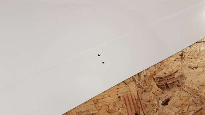 ausgebrannte Ruderhornbohrungen - Oberseite