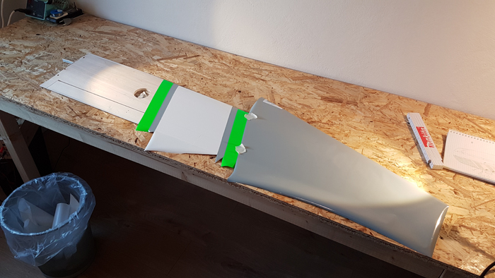 Folierungsarbeiten - graue Fläche zur Flügelspitze