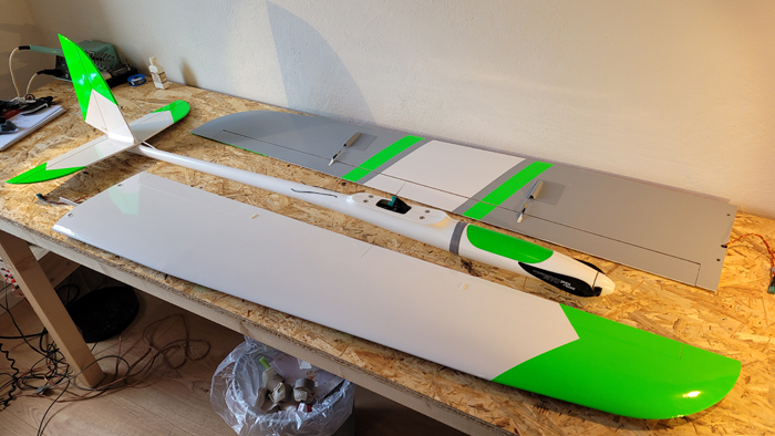 fertige Flugzeugteile